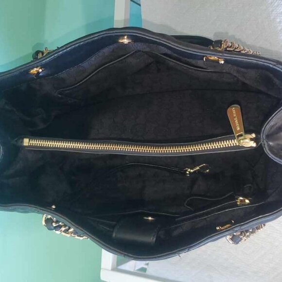 Michael Kors Susannah Large Quilted Black Tote Bag - Picture 10 of 16